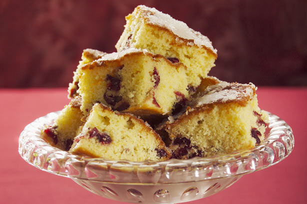 Lemon and cranberry cube cakes Lemon and cranberry cube cakes