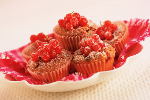 Redcurrant Buns cake