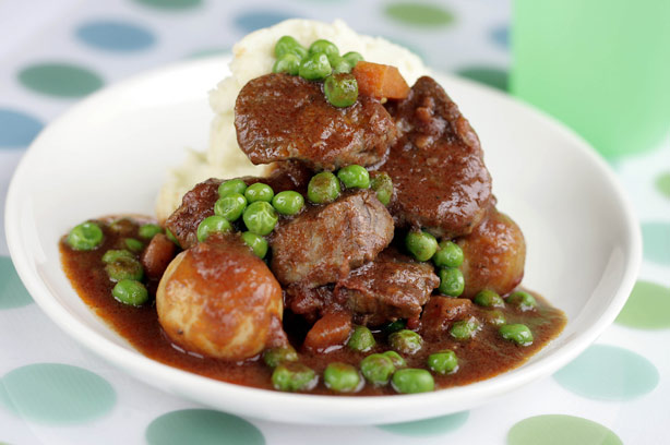 One-pot lamb casserole with peas One-pot lamb casserole with peas