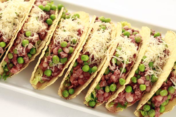 Pea chilli in taco shells