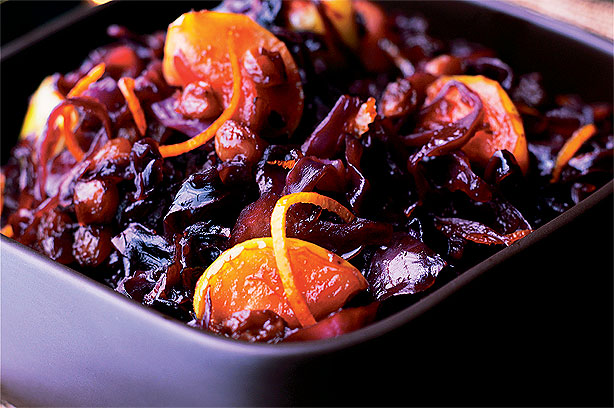Red cabbage with apples and sultanas Red cabbage with apples and sultanas