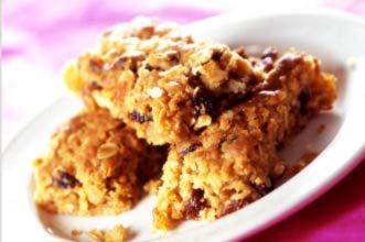 Cranberry and cinnamon tray bake