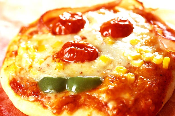 Quick easy pizza faces