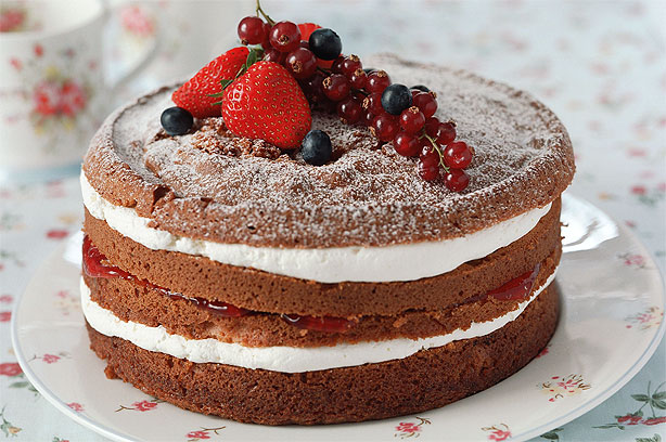 10 Victoria sponges cakes with a twist