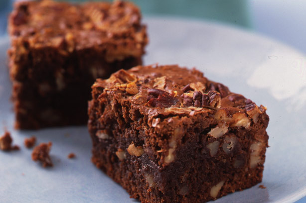 Pecan maple brownies