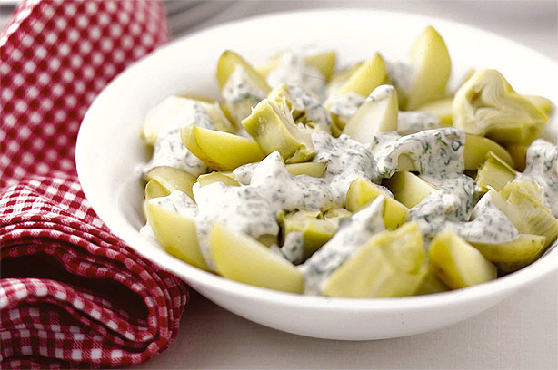 Potato salad with yoghurt dip