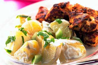 Spicy chicken with raita potatoes