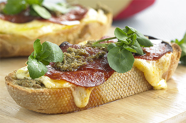 Hot Melting Edam Bruschetta