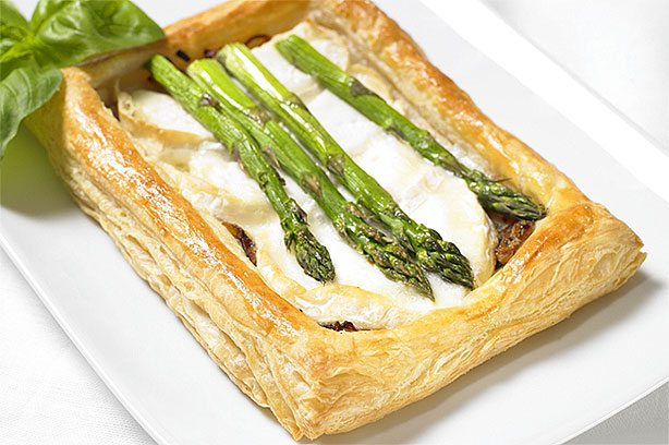 Asparagus, Goats' Cheese and Onion Puff