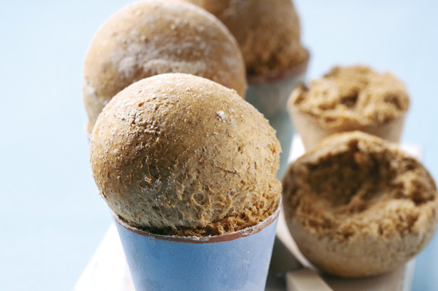 Molasses bread rolls