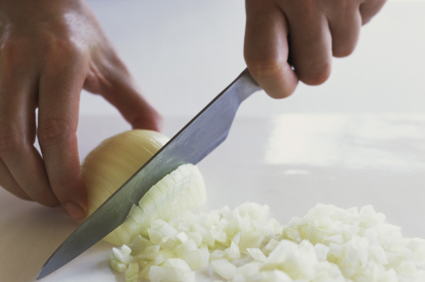 How to chop an onion without crying