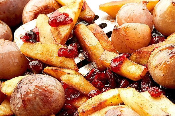 Roasted shallots with apple and cranberry recipe Roasted shallots with apple and cranberry recipe