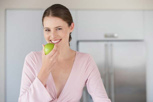 Woman apple pregnancy eating fruit healthy