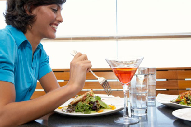 top tips eating woman restaurant food diet wine top tips eating woman restaurant food diet wine