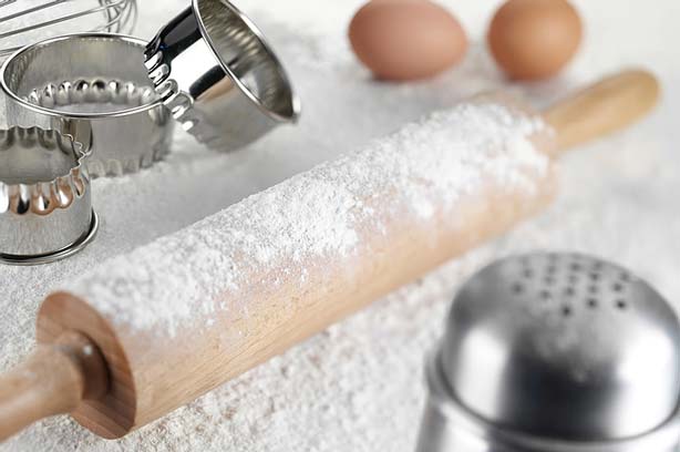 Flour fresh rolling pin cake