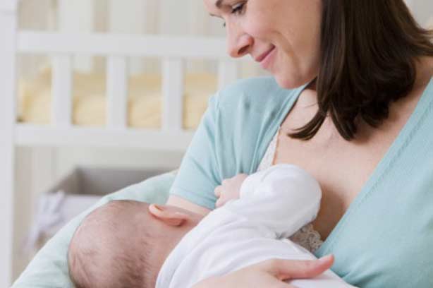 Woman breastfeeding buy tops baby