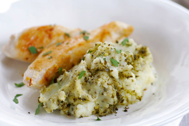 Pesto mash with garlic chicken Pesto mash with garlic chicken