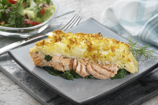 Salmon and broccoli rosti bake