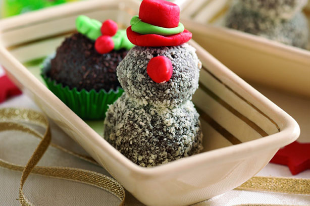 Festive chocolate buttery snowman truffles