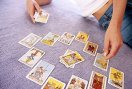 Tarot-shopping-village