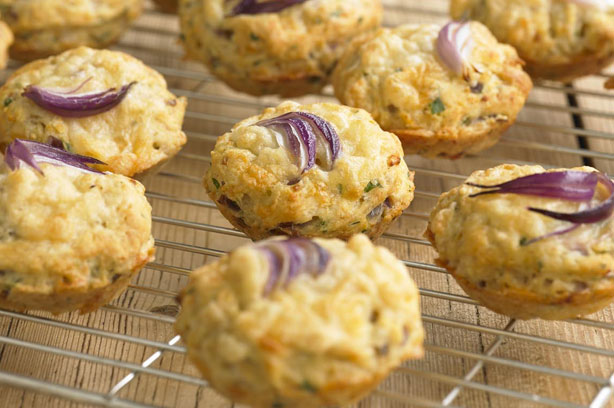 Cheesy red onion scones