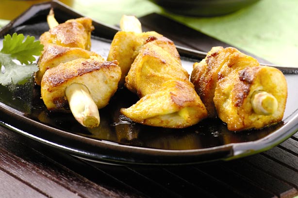 Sticky chicken skewers