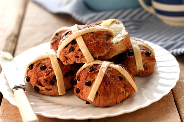 Spicy vegan hot cross buns