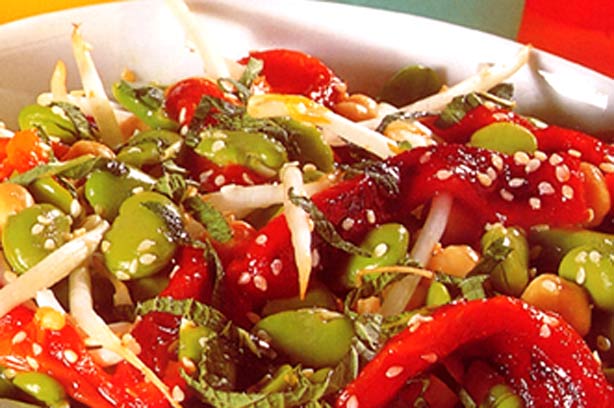 Broad bean and pepper salad recipe Broad bean and pepper salad recipe