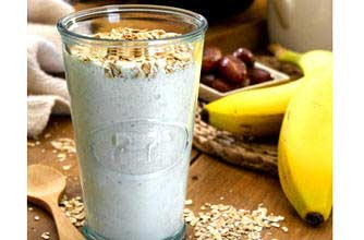 Banana breakfast smoothie