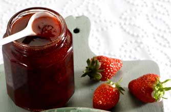 Quick soft-set strawberry jam Quick soft-set strawberry jam