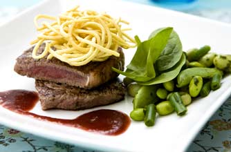 Spicy steak with plum sauce Spicy steak with plum sauce