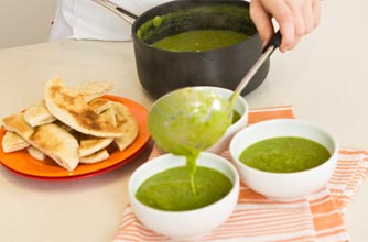 Slimy pond (pea) soup