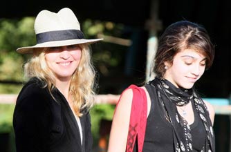 Madonna and daughter Lourdes visiting Malawi - 29 Mar 2009