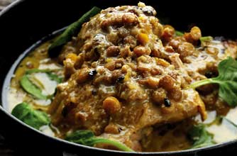 Slow-cooked chicken curry