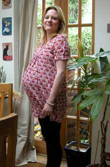 Anna at 35 weeks pregnant