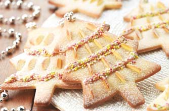 Almond Christmas tree biscuits