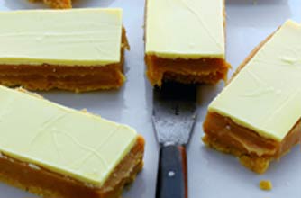Caramel cakes