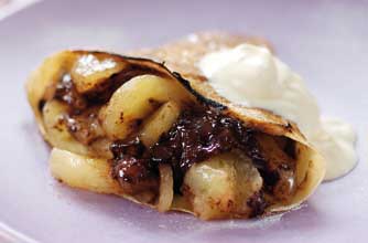 Apple and chocolate crisp pancake