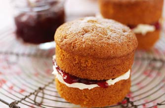 Individual Victoria sponges recipe Individual Victoria sponges recipe