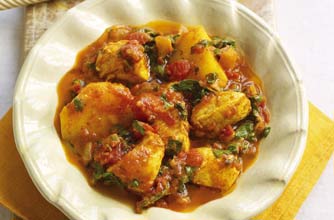  Slimming World's spicy chicken, spinach and potato curry