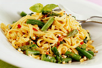 Asparagus fettucine stir fry with peanut sauce :: Vegetarian recipes :: Stir-fry recipes :: goodtoknow.co.uk