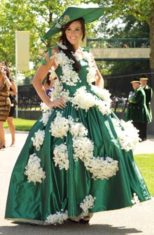 Royal Ascot: How to wear a hat guide Royal Ascot: How to wear a hat guide