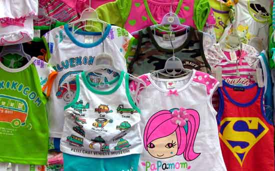 Money saving tips for mums: Accept hand-me-downs Money saving tips for mums: Accept hand-me-downs