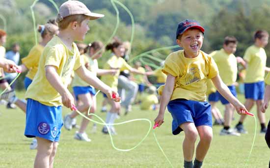Money saving tips for mums: Play traditional games Money saving tips for mums: Play traditional games