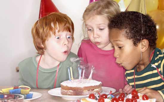 Money saving tips for mums: Host birthday parties at home Money saving tips for mums: Host birthday parties at home
