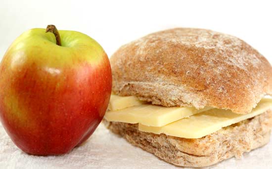 Money saving tips for mums: Pack snacks Money saving tips for mums: Pack snacks