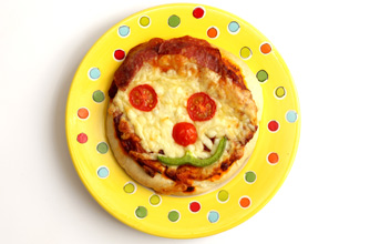 Funny Face Pizza 