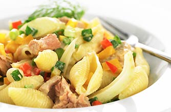 Pasta shell salad with tuna and peppers Pasta shell salad with tuna and peppers