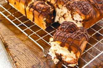 Chocolate chelsea buns