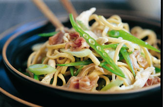 Ken Hom's chicken chow mein 